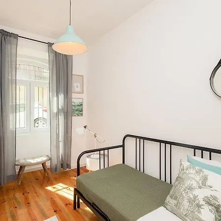 Bright Well-design For 4 With Stone Terrace דירה סינטרה