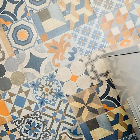 Bright Well-design For 4 With Stone Terrace * סינטרה